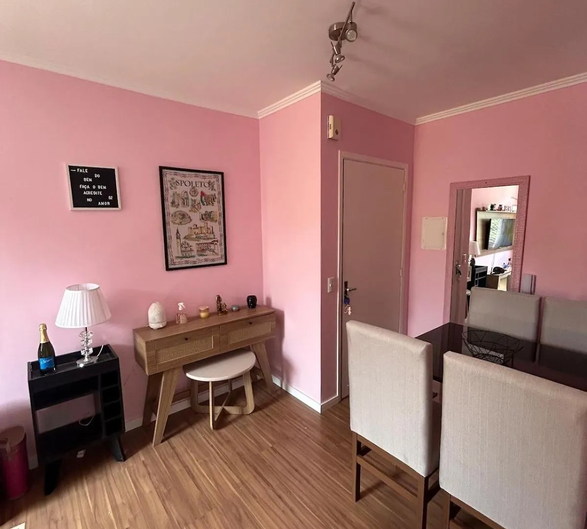 Apartamento Rosa Aconchegante Porto Alegre Apartmán